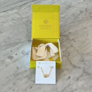 NWT Kendra Scott Elisa Gold Pendant Necklace, Gold Filigree